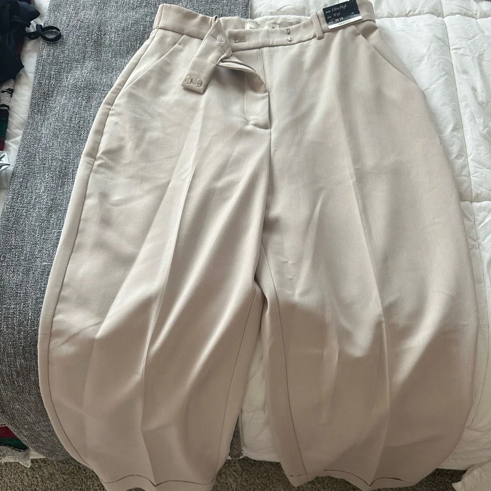 NWT: Abercrombie & Fitch Cream Wide-Leg Trousers - Picture 1 of 7